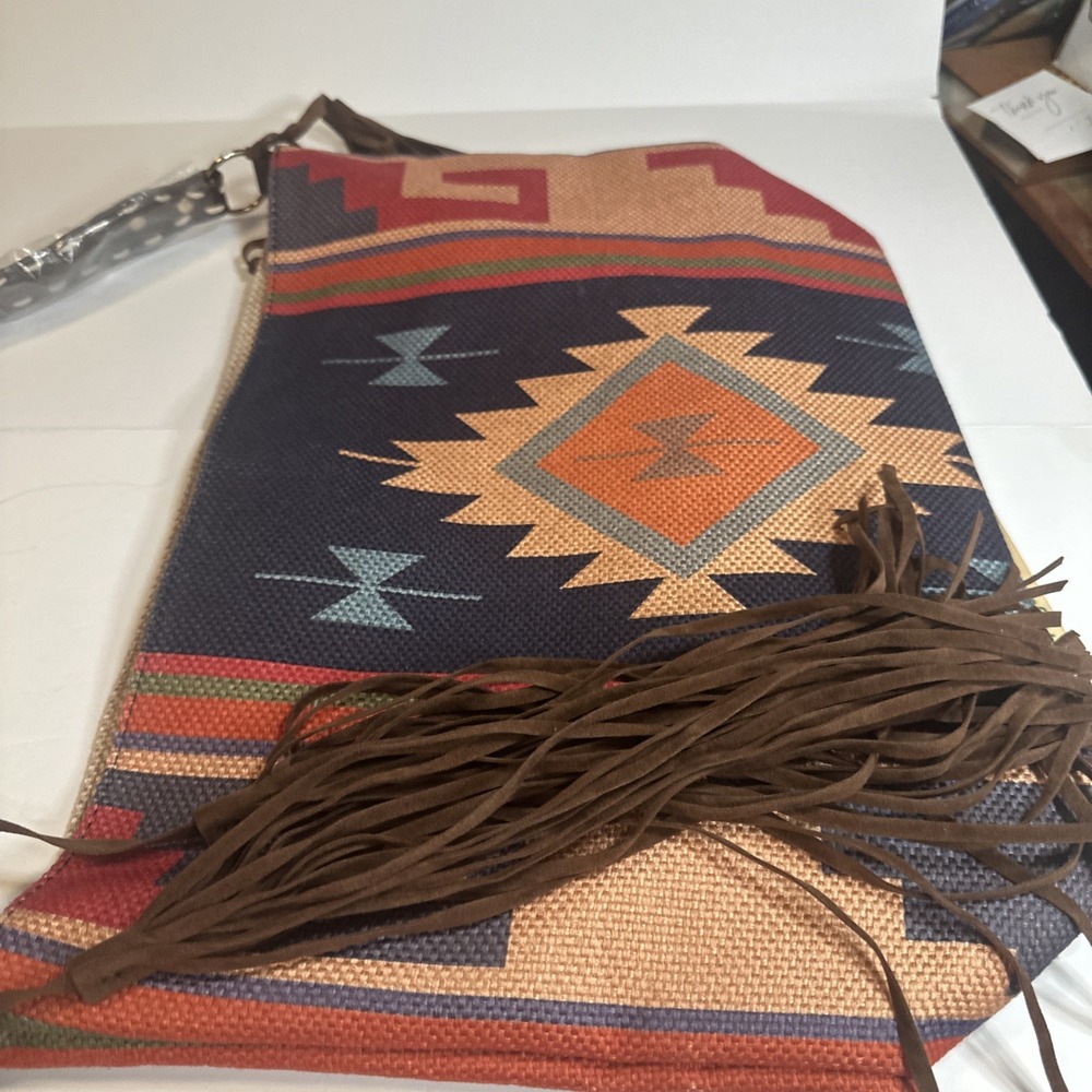 PRETTY CANVAS TOTE NWOT AZTEC DESIGN - Picture 13 of 14